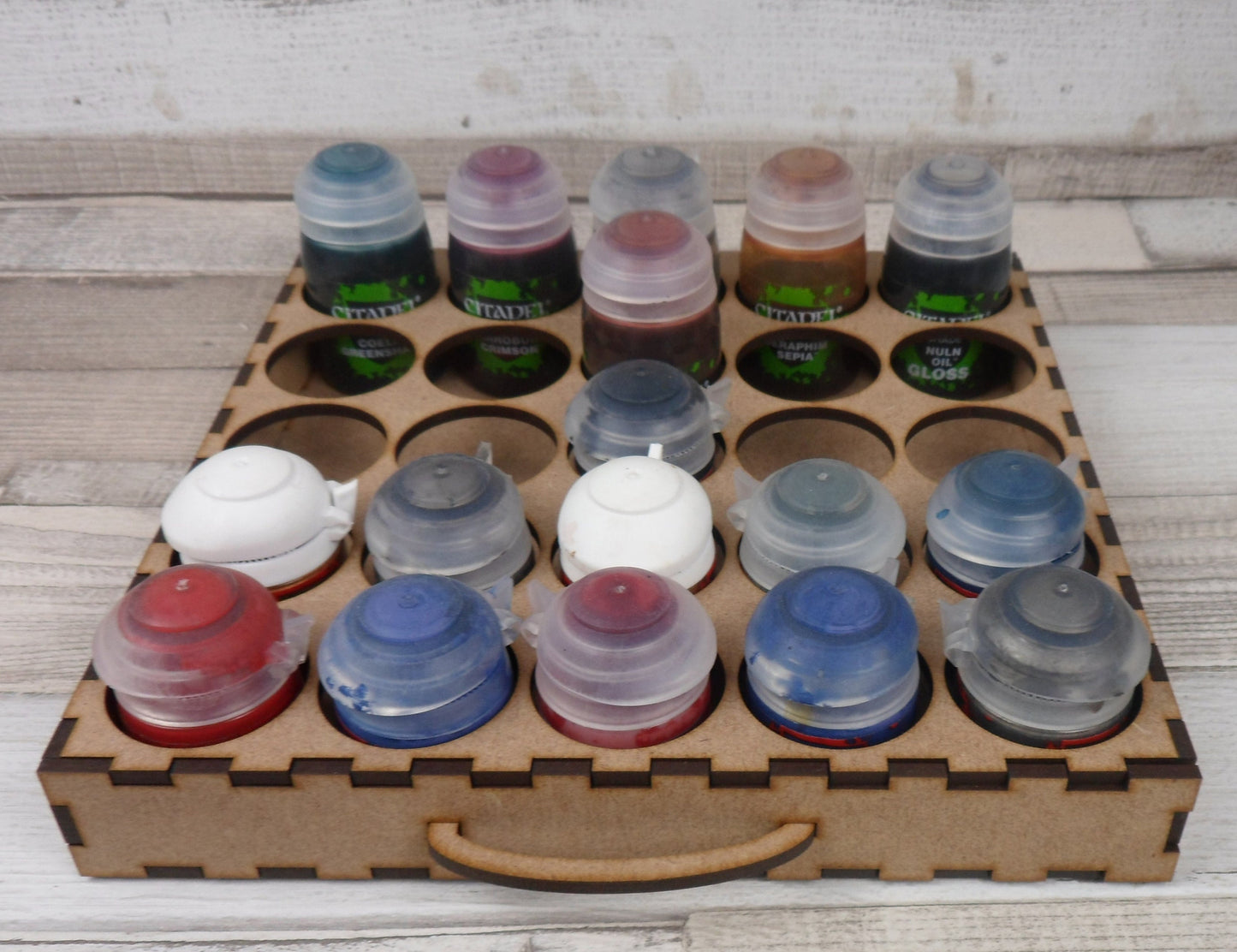 Paint cabinet with 4 pull out drawers